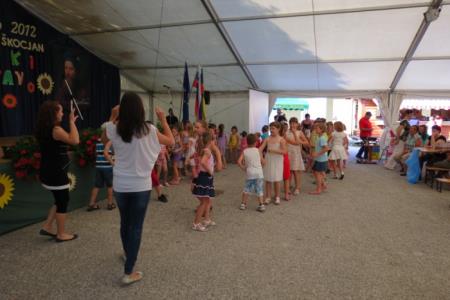 KNOBLEHARJEVO 2012- Otroški živ žav 12